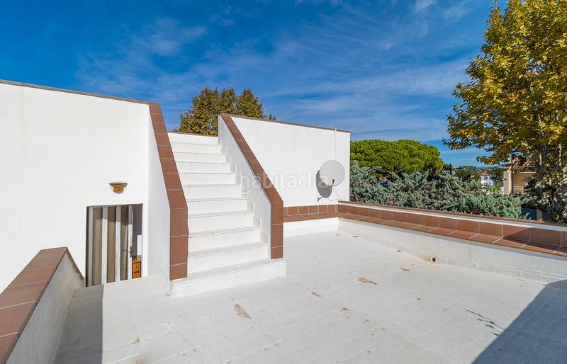 Foto 170a7a3d-b921-422d-a601-4af713ebe09c. Casa  con patio y varias terrazas cerca de la playa y los comercios en Empuriabrava