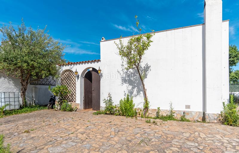 Foto 9f07ba1d-128b-436c-8eac-176ef0981e01. Casa  con patio y varias terrazas cerca de la playa y los comercios en Empuriabrava