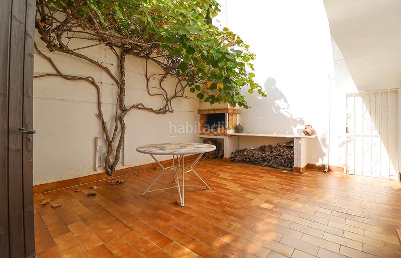 Foto db5d8f17-e8dd-4d2d-938c-68190c51b90a. Casa  con patio y varias terrazas cerca de la playa y los comercios en Empuriabrava