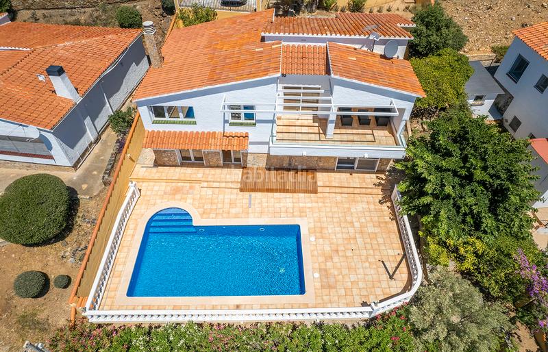 Foto d61ad572-06d5-45ed-9e27-df3ebe13ba4d. Chalet acogedora casa con vistas espectaculares al mar y al pueblo en Roses