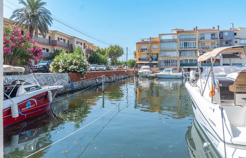 Foto 5dd19d9e-e2e7-40b3-9110-28d03442d510. Apartamento  con amarre y vistas al canal en Empuriabrava