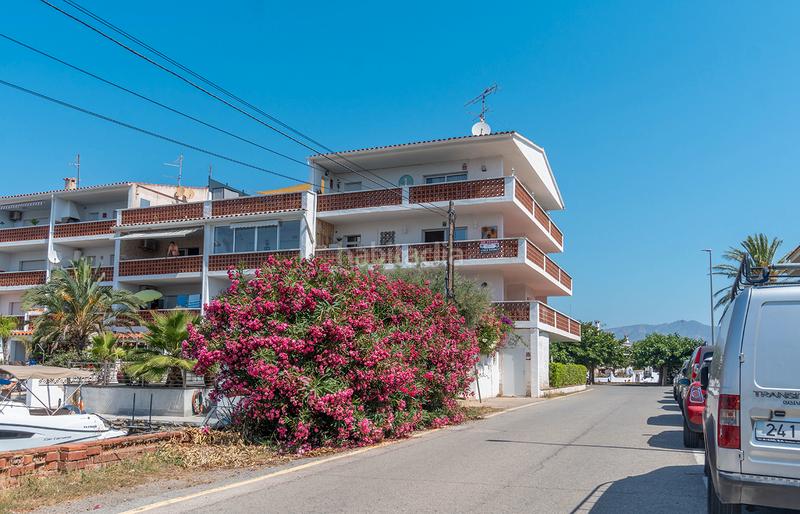 Foto df461a8b-16f5-4232-8846-5ccc76a630d7. Apartamento  con amarre y vistas al canal en Empuriabrava