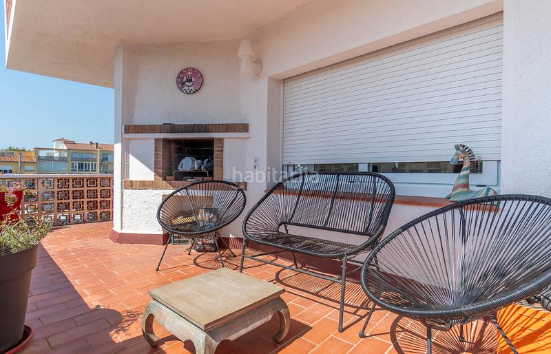 Foto e98b3fe4-7d92-43e8-9384-995b5960b308. Apartamento  con amarre y vistas al canal en Empuriabrava