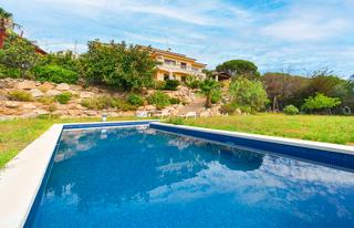 Casa a Cabanyes-Mas Ambrós-Mas Pallí. Fantástica casa con 5 dormitorios y vistas la mar y la montaña