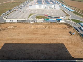 Terrain industriel à Camí de siurana 22. Parcela de 22.934 m² en gran centro logístico con licencia para