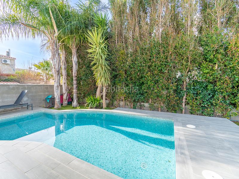 Foto 35e7c8b2-1239-44ea-8556-66de9695590a. Chalet in carrer Montgrí 58 in Montgrí Empuriabrava