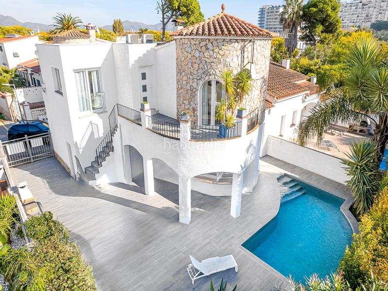 Foto 564e7598-7e08-4478-ae55-8e61af7e2ad1. Chalet in carrer Montgrí 58 in Montgrí Empuriabrava