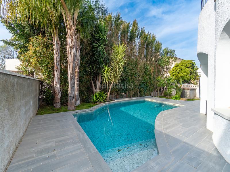 Foto 6386cd5e-a684-46a7-9f4b-7507e1e7cb40. Chalet in carrer Montgrí 58 in Montgrí Empuriabrava