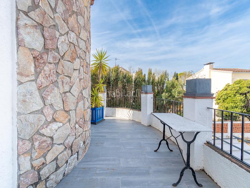 Foto b57306eb-3a96-4f03-8654-b7dc04a0c115. Chalet in carrer Montgrí 58 in Montgrí Empuriabrava