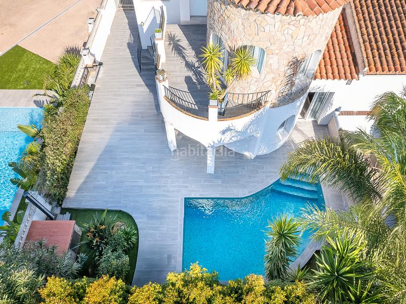 Foto be03dc30-9de2-40f3-b542-196858ceaa05. Chalet in carrer Montgrí 58 in Montgrí Empuriabrava