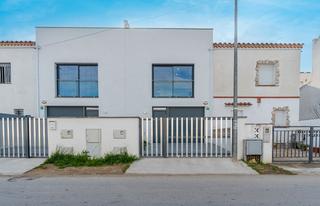 Casa a Sant Maurici. Casa de nueva construcción con vistas al lago