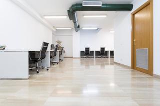 Location Local commercial à La Nova Esquerra de l´Eixample. Oficinas con entrada a pie de calle
