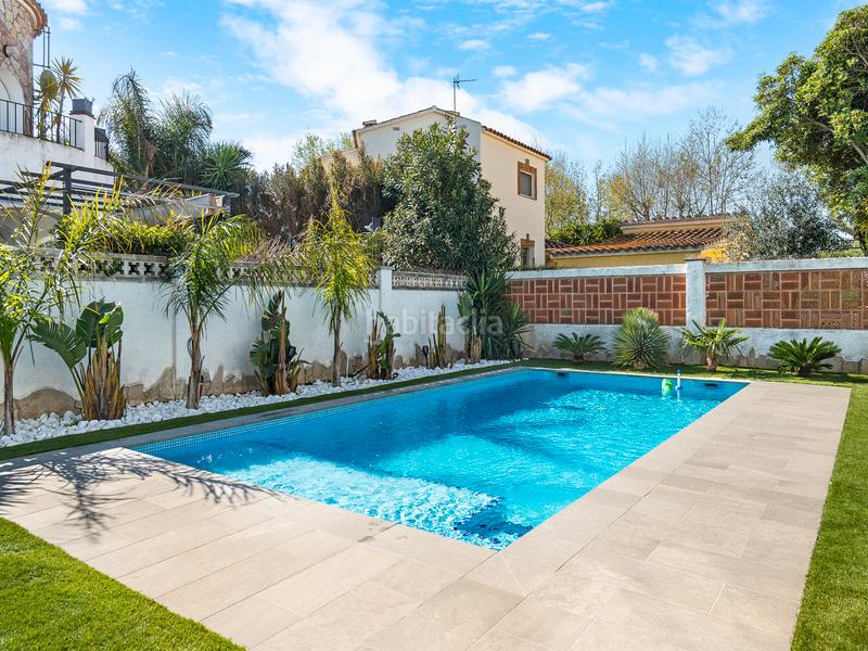 Foto 264d20a6-b9f6-4624-bbbc-8b18936519cc. Casa amb aparcament piscina a Montgrí Empuriabrava