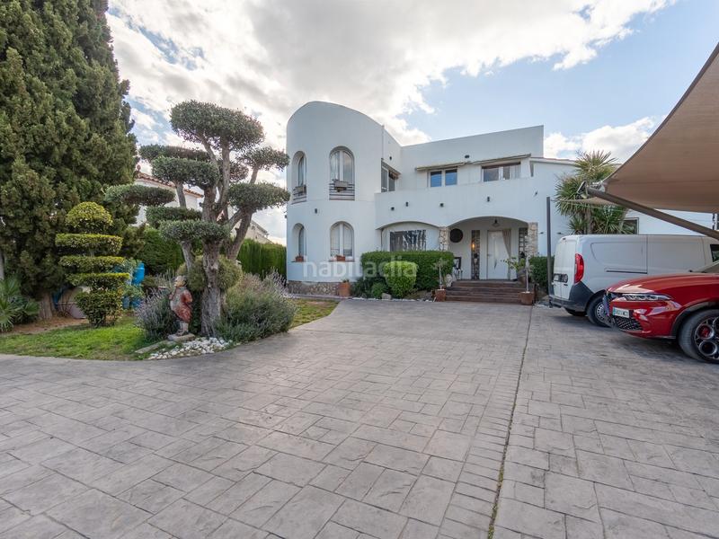 Foto 22859343-7670-4f6a-b425-7a66a784af54. Casa villa a 5 minutos de la playa en Carmençó Empuriabrava