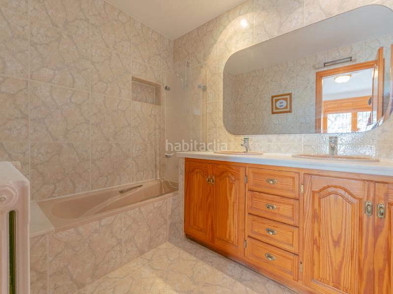 Foto fc08ee60-dc5d-48bd-abee-bcb96250678c. Casa villa con vistas al mar, piscina y pista de tenis en Begur