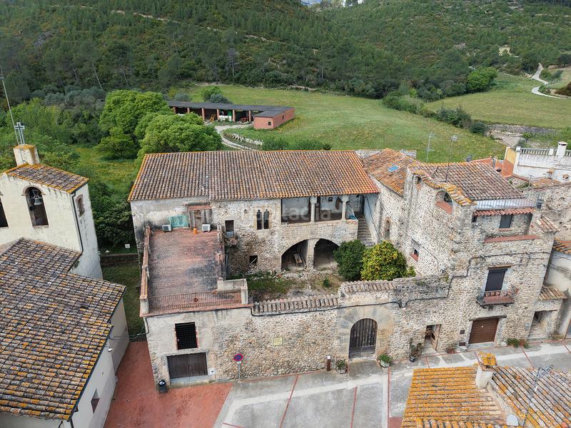 Foto 096015e9-fbcd-4bdd-9a91-abe94ec87d95. Casa masía medieval del siglo xv en el corazón en Boadella i les Escaules