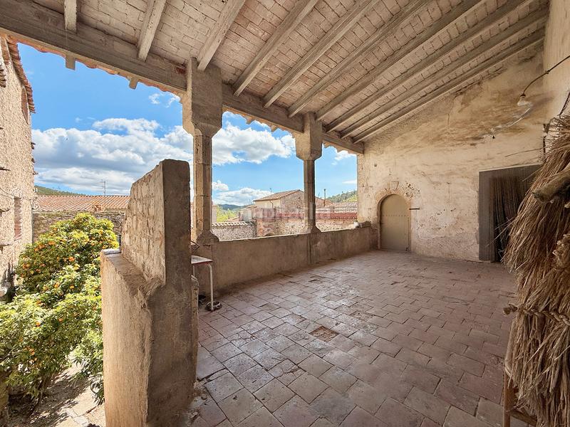 Foto 0e7a06fa-7dcc-427d-94e8-82e18347f54d. Casa masía medieval del siglo xv en el corazón en Boadella i les Escaules
