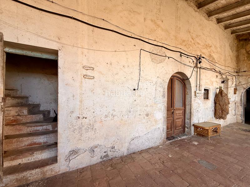 Foto 2ce4ff0d-dc2b-435c-b79d-77e8aa978a6a. Casa masía medieval del siglo xv en el corazón en Boadella i les Escaules