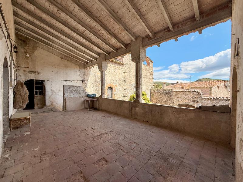 Foto d66f6c0c-e816-42ff-95a1-c1c6dd1f265d. Casa masía medieval del siglo xv en el corazón en Boadella i les Escaules
