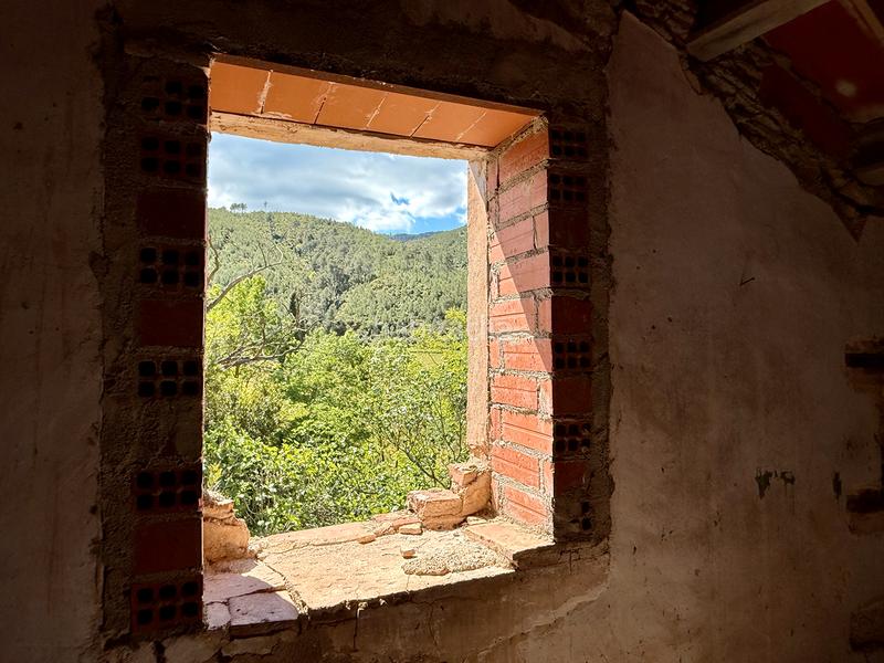 Foto f67e3248-82e8-419d-9d16-74c7848b77d5. Casa masía medieval del siglo xv en el corazón en Boadella i les Escaules