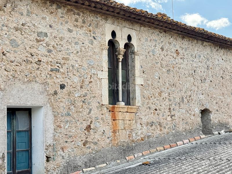 Foto fe4e7e87-6e5f-434c-92f1-0b802709a196. Casa masía medieval del siglo xv en el corazón en Boadella i les Escaules
