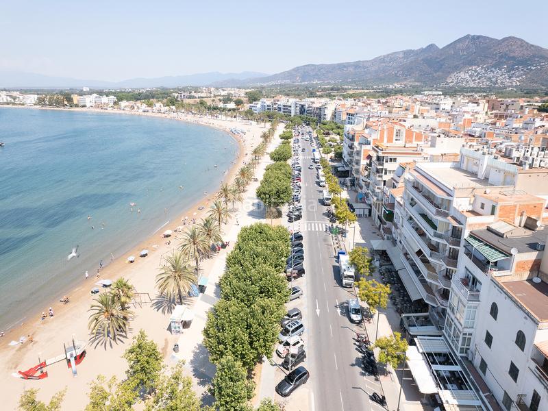 Foto 0276bdf5-41fd-4ad3-aa90-49dee9529856. Appartement avec chauffage dans Centre Roses