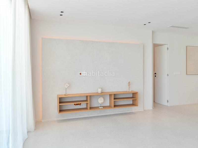 Foto 38ee9ca5-7a9c-40a9-b679-545ec29bc6de. Casa espectacular casa en planta baja totalmente renovada con amarre de 15 metros en Empuriabrava
