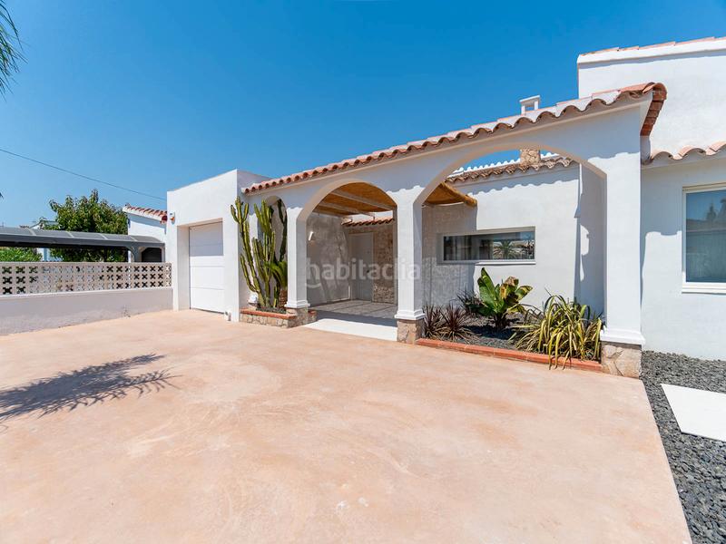 Foto 64614849-6472-4e12-86e5-4463eb83cc2c. Casa espectacular casa en planta baja totalmente renovada con amarre de 15 metros en Empuriabrava