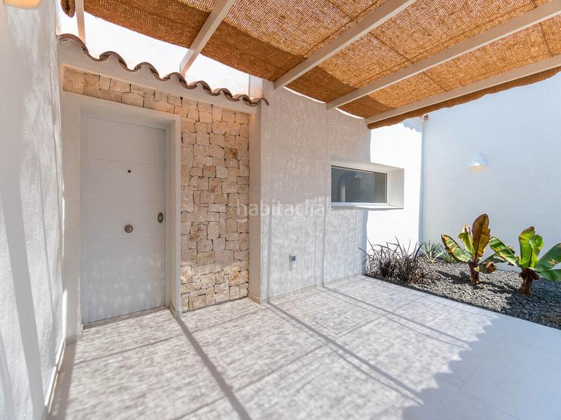 Foto 70a695da-9b4a-4f4d-ba1d-41707179cdae. Casa espectacular casa en planta baja totalmente renovada con amarre de 15 metros en Empuriabrava