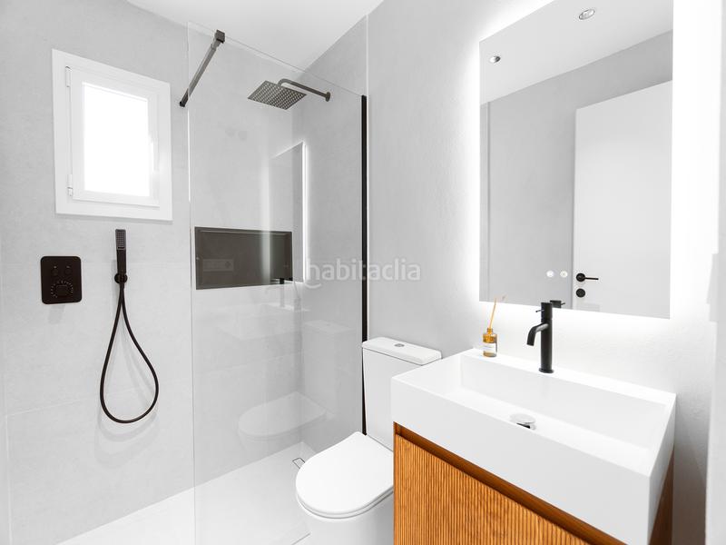 Foto 803f2179-d86a-4dea-abaa-d48accaeb24c. Casa espectacular casa en planta baja totalmente renovada con amarre de 15 metros en Empuriabrava