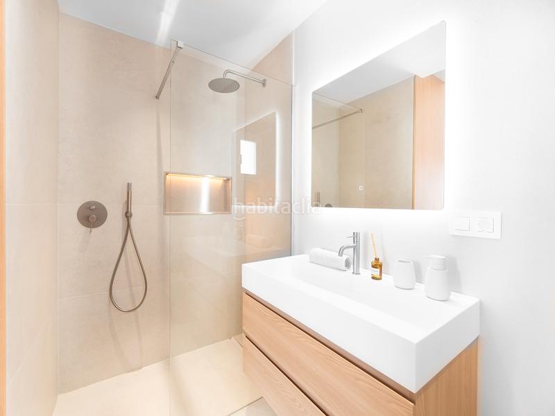 Foto 8807e197-918c-48c5-b2cc-1d3cbdf4366a. Casa espectacular casa en planta baja totalmente renovada con amarre de 15 metros en Empuriabrava