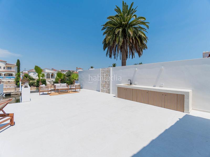 Foto b62154ab-d1fa-4e61-b55d-de1966c23d9b. Casa espectacular casa en planta baja totalmente renovada con amarre de 15 metros en Empuriabrava