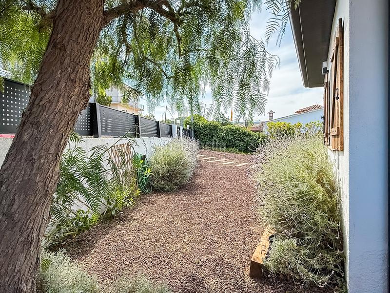 Foto 0fad9ed4-8c0f-47a0-a1d8-0cb8b4ba5024. Casa en carrer de santa cristina 3 encantadora casa con piscina, placas solares y licencia turística en Calonge