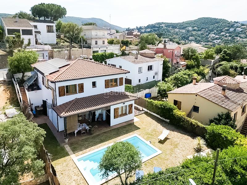 Foto a6b6921c-5160-4b35-b3bb-6dbe64ff4fff. Casa en carrer de santa cristina 3 encantadora casa con piscina, placas solares y licencia turística en Calonge