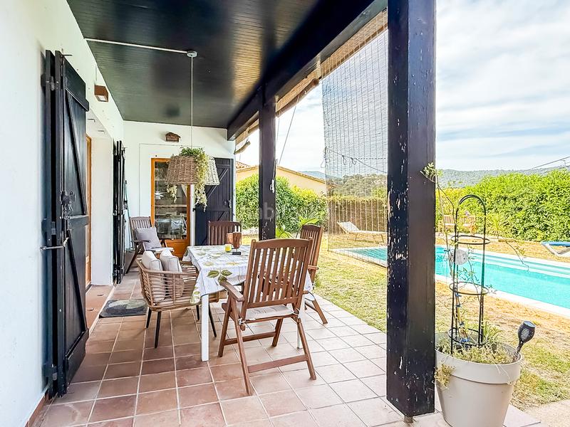 Foto cae0ca47-292b-4d55-a2a4-e337e190693a. Casa en carrer de santa cristina 3 encantadora casa con piscina, placas solares y licencia turística en Calonge