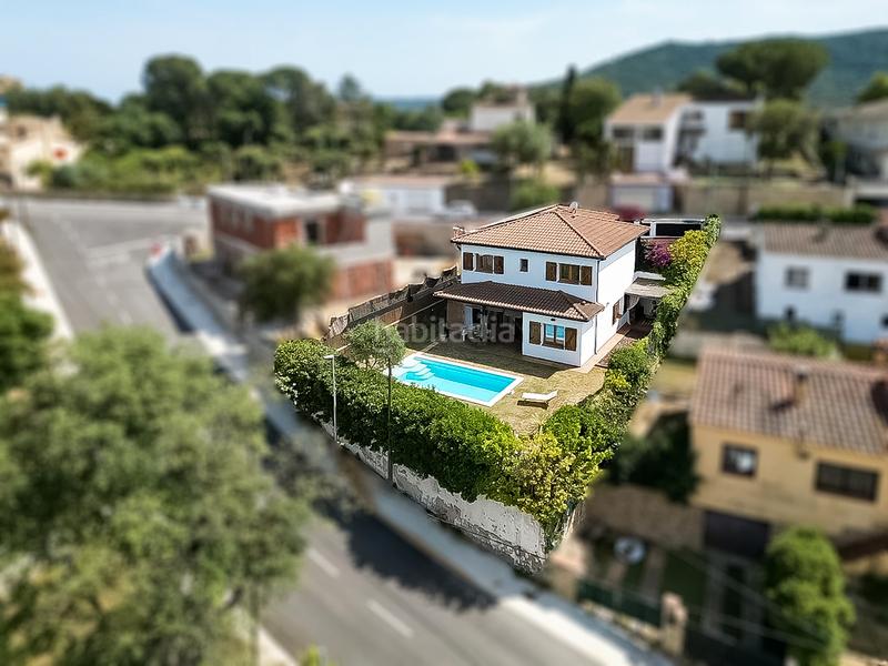 Foto d3079559-635c-4afc-a537-211983bf1679. Casa en carrer de santa cristina 3 encantadora casa con piscina, placas solares y licencia turística en Calonge