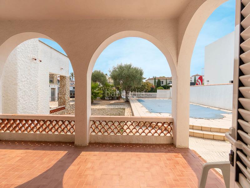 Foto 62fe5efe-3362-4314-ab22-49a4a243cdd4. House with fireplace parking pool in Cap Ras - Creus - Falconera Empuriabrava