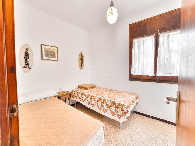 Foto 956b5780-2d0b-43d5-915d-74705aa5e46a. House with fireplace parking pool in Cap Ras - Creus - Falconera Empuriabrava