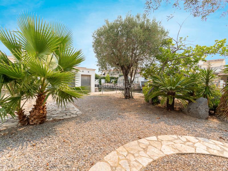 Foto 9b0c73ca-933a-4040-b380-411b8afec2bd. House with fireplace parking pool in Cap Ras - Creus - Falconera Empuriabrava