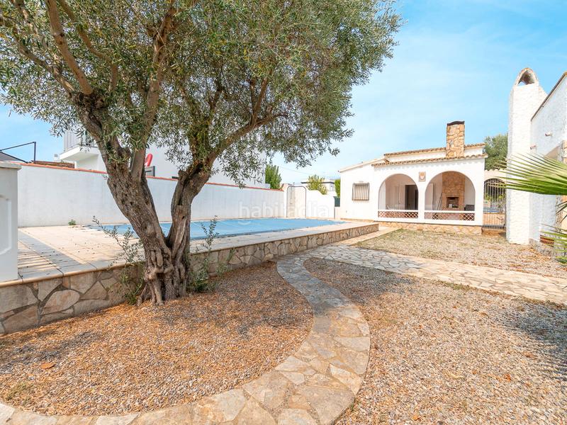 Foto d48836fb-7a52-4cd8-b280-500f92579b13. House with fireplace parking pool in Cap Ras - Creus - Falconera Empuriabrava
