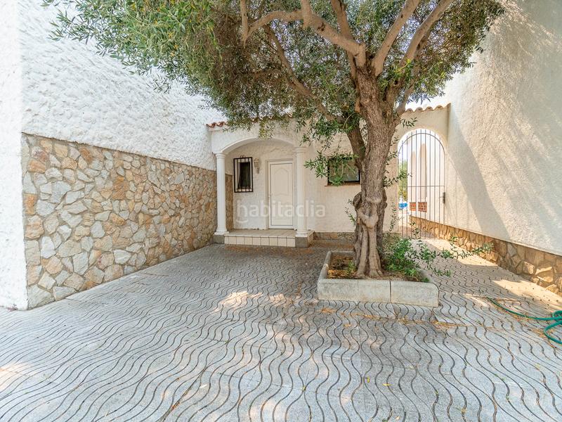 Foto f9b977a5-fa26-4ec8-91da-386c534b9435. House with fireplace parking pool in Cap Ras - Creus - Falconera Empuriabrava