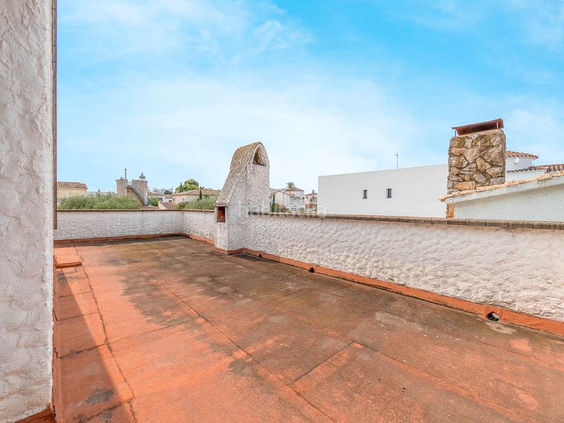 Foto 1b2aa91b-8b9d-4ccb-9e19-91389a895989. Haus mit kamin parking in Cap Ras - Creus - Falconera Empuriabrava