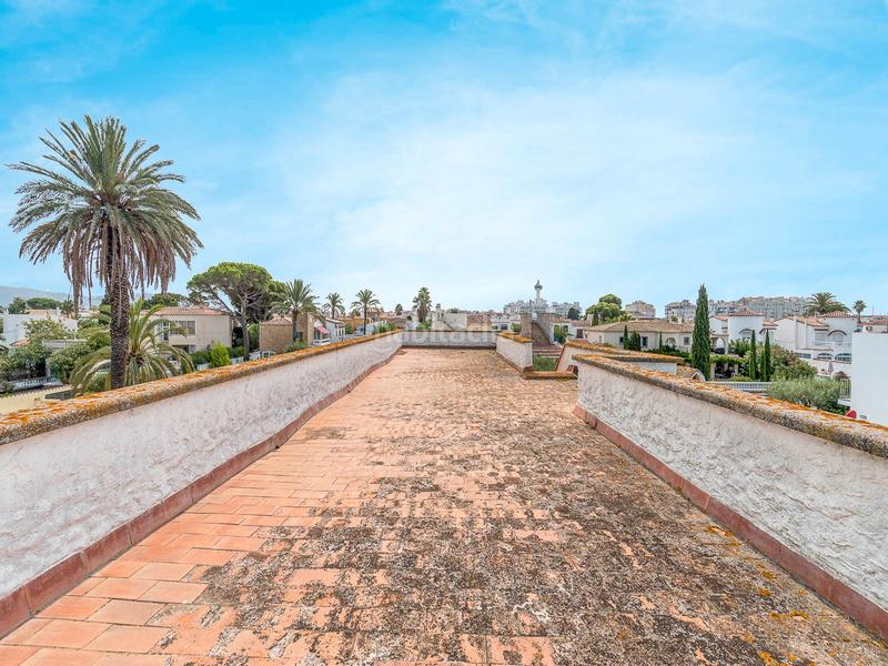 Foto 2daf51c2-ed22-40c9-8b62-e6e5458692ef. Haus mit kamin parking in Cap Ras - Creus - Falconera Empuriabrava