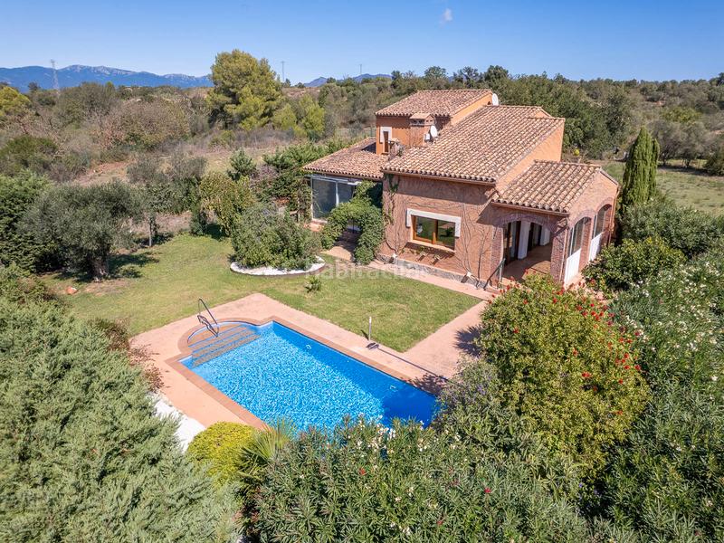 Foto 0de5454a-e1c9-44ab-b6d5-b57f01ccd674. Casa con camino riscaldamento parcheggio piscina in Peralada