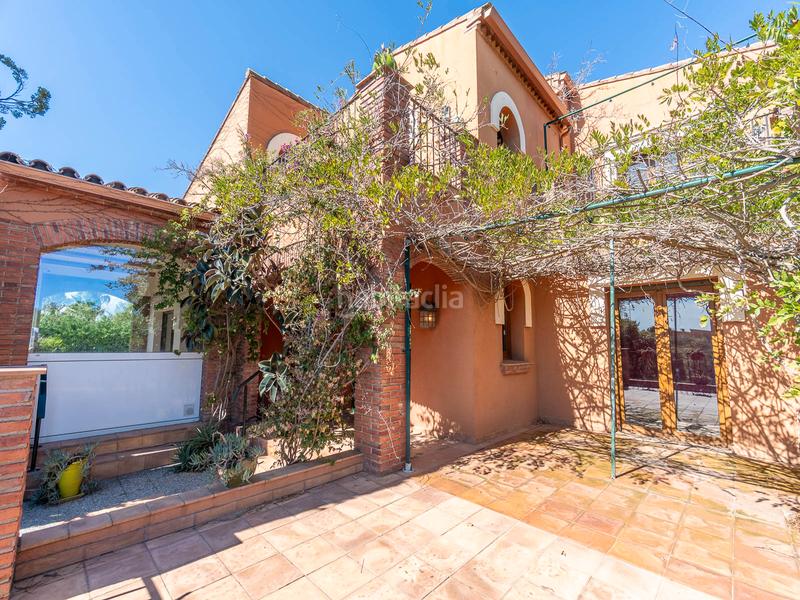 Foto 1190ee25-1f7d-4f36-81fc-dde3c2cc5459. Casa con camino riscaldamento parcheggio piscina in Peralada