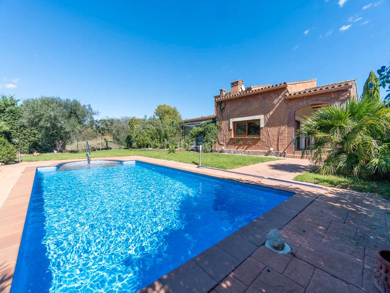 Foto 48b8c78f-e8d8-4981-9808-6e9c7af435f5. Casa con camino riscaldamento parcheggio piscina in Peralada