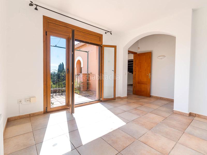 Foto 79502ec0-04db-4022-a76d-ff82518f86d2. Casa con camino riscaldamento parcheggio piscina in Peralada