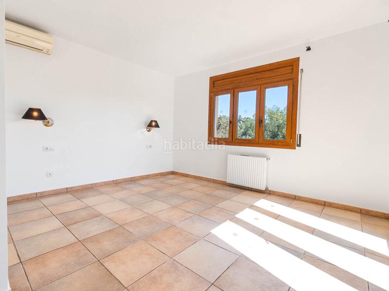 Foto ad1c2316-995f-4be2-9aa3-fbe77eb6fce5. Casa con camino riscaldamento parcheggio piscina in Peralada