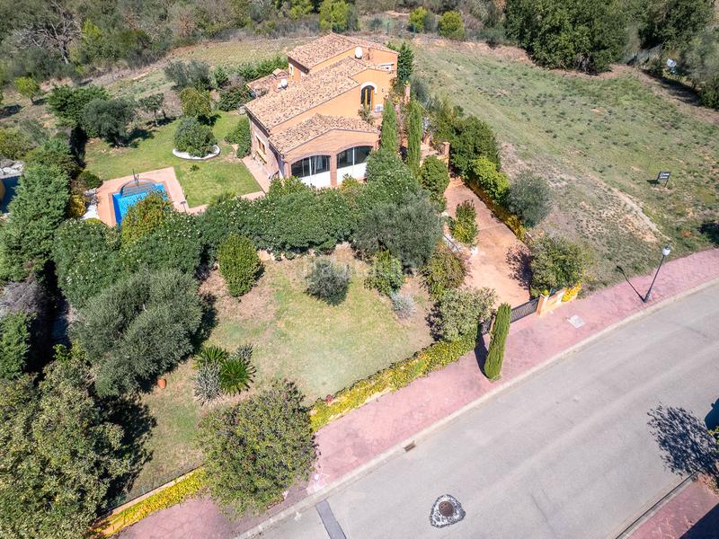 Foto c97e2890-0d37-4c59-814c-9c72dd91a4c9. Casa con camino riscaldamento parcheggio piscina in Peralada