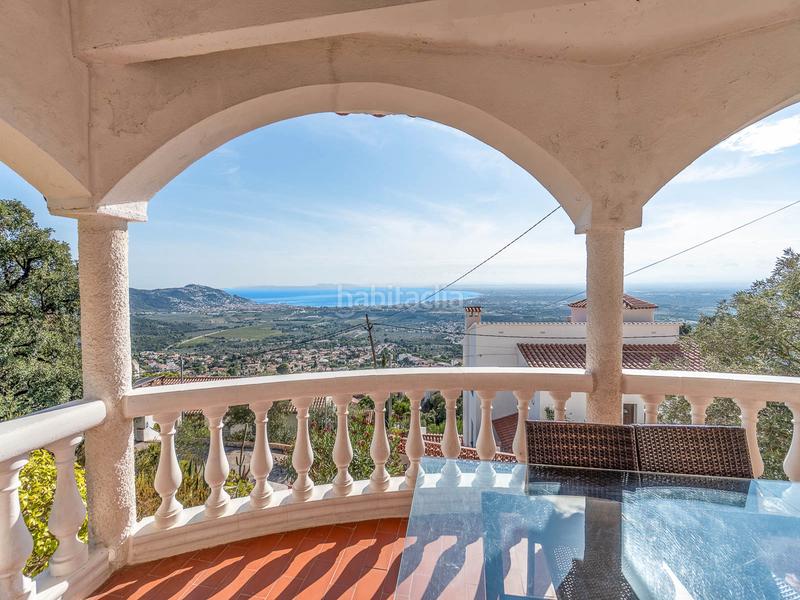 Foto 05b5901a-a1a9-423c-8a95-82d0c25300e9. Maison avec cheminée dans Nord Roses